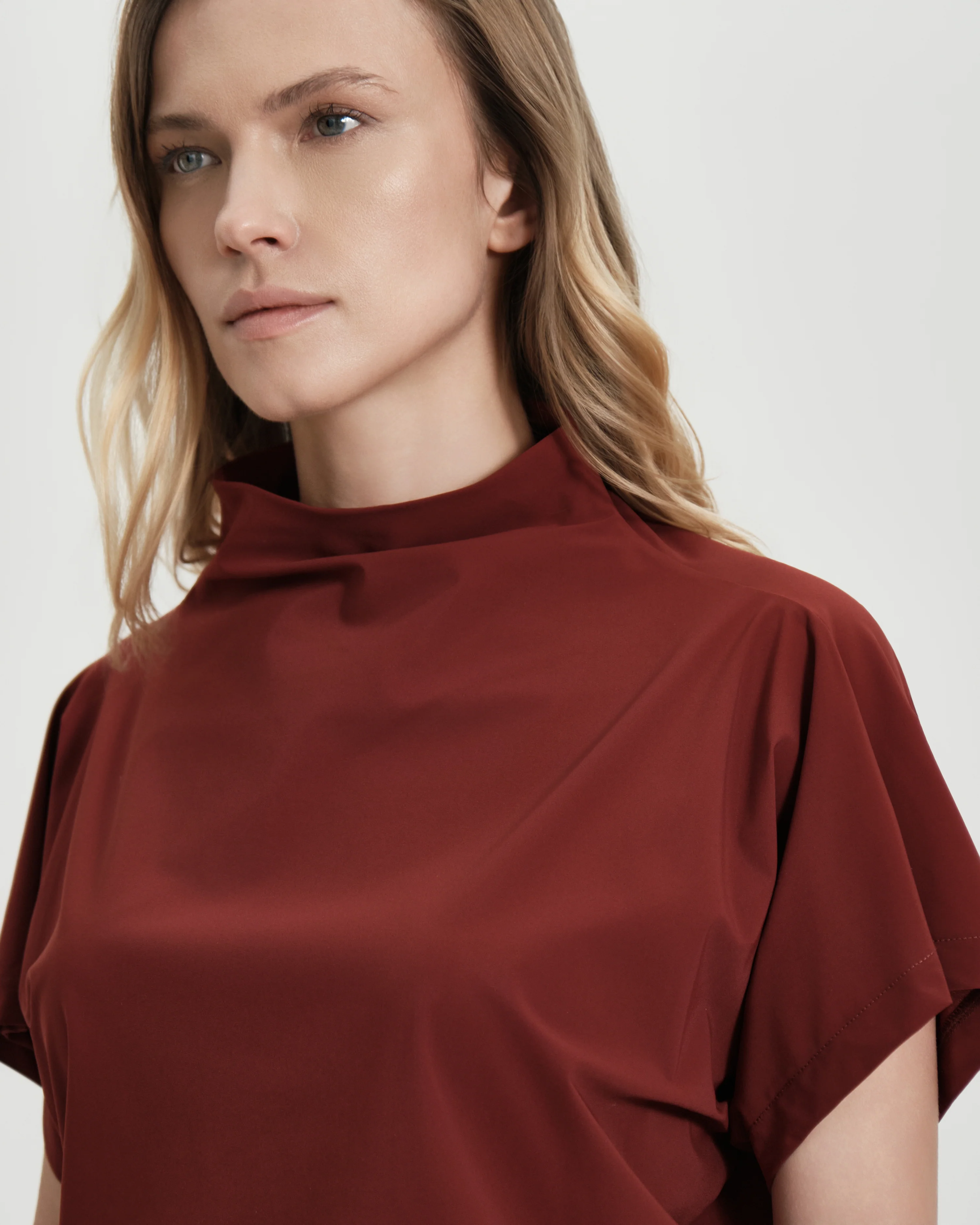 T-shirt donna Suns Berillo Lycra con collo alto morbido - Image 4