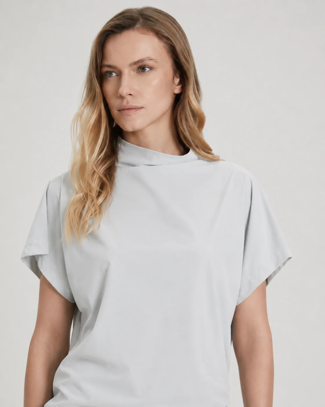 T-shirt donna Suns Berillo Lycra con collo alto morbido - Image 6