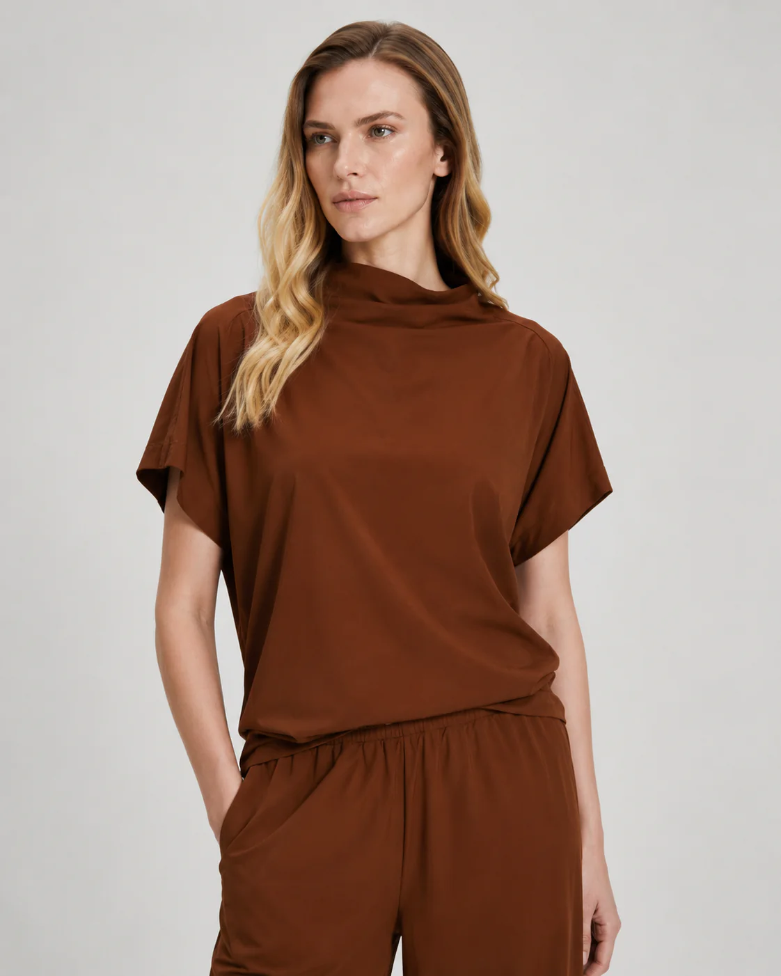 T-shirt donna Suns Berillo Lycra con collo alto morbido - Image 8